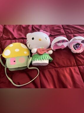 Hello Kitty Sanrio Bundle MiniVerse Kuromi My Melody Cake + Purse & Figure
